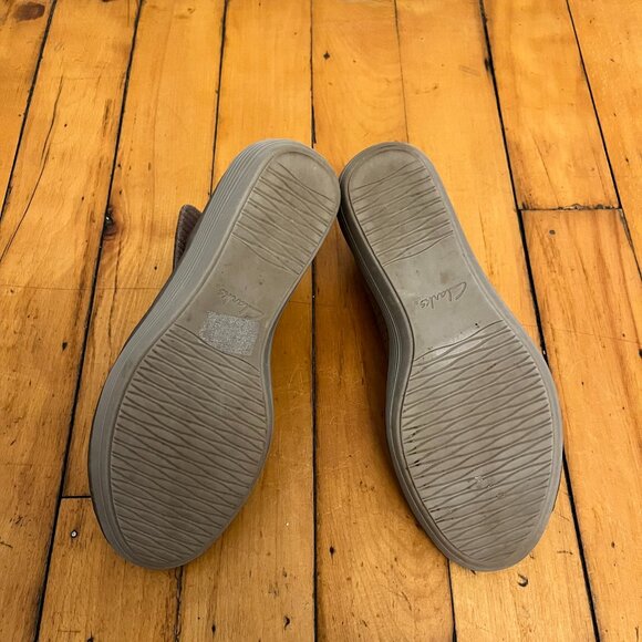 Clarks Gold Perforated Leather Peep Toe Wedge Platform Sandals, Size 9 - Picture 6 of 8